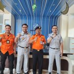 Foto bersama Kepala Jasa Raharja Cabang Riau dengan Kepala Basarnas Pekanbaru